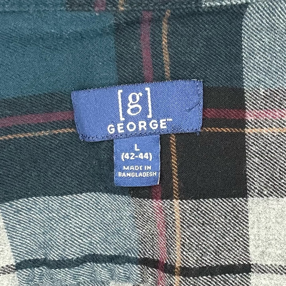 Green and Gray Casual Button Down Shirt with Plaid Design - Picture 6 of 6